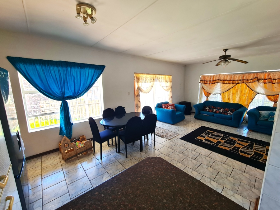 5 Bedroom Property for Sale in C Place Eastern Cape